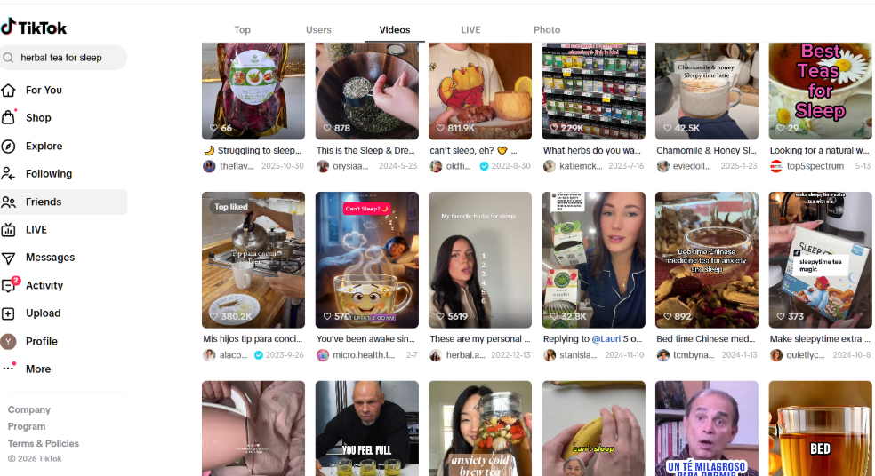 TikTok搜索herbal tea for sleep的结果页,热门视频点赞81.19万、38.02万、22.9万、5.7万不等,内容集中在洋甘菊、薰衣草、缬草根等欧美常见草本