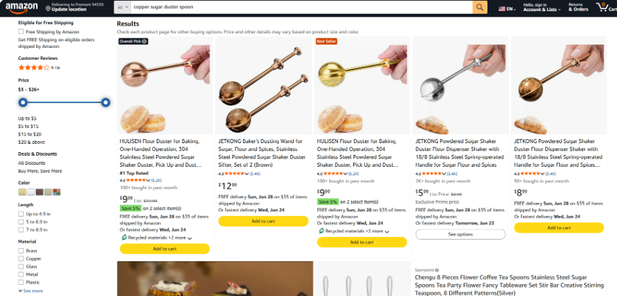 亚马逊搜索copper sugar duster spoon的结果页，铜制撒糖勺9.99美元4.8星5200条评价上月售出100多件，烘焙撒粉棒12.99美元，弹簧式撒糖器5.99美元上月售出7000多件