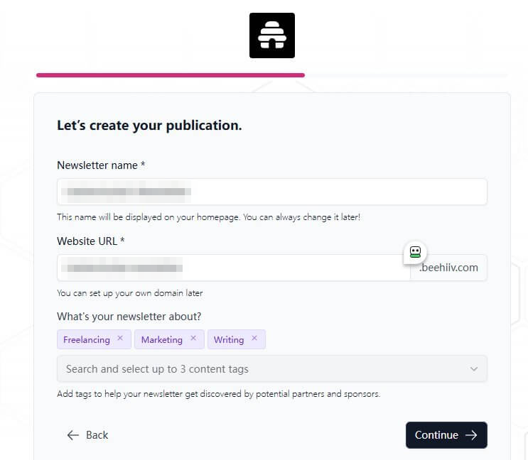 Beehiiv创建刊物页面,要填Newsletter名称和二级网址,下面最多选3个内容标签
