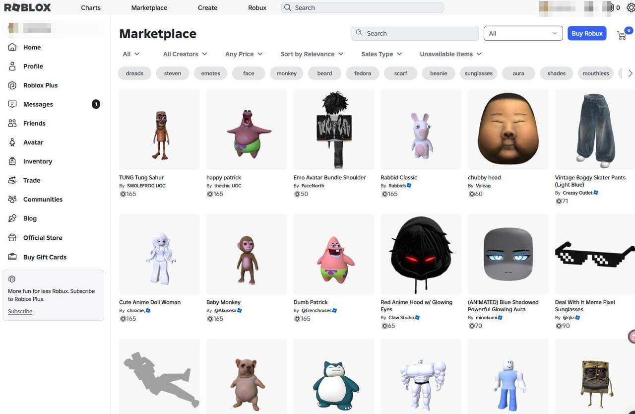 Roblox的素材市场页面,衣服、配饰、道具分类陈列,都可以上架售卖